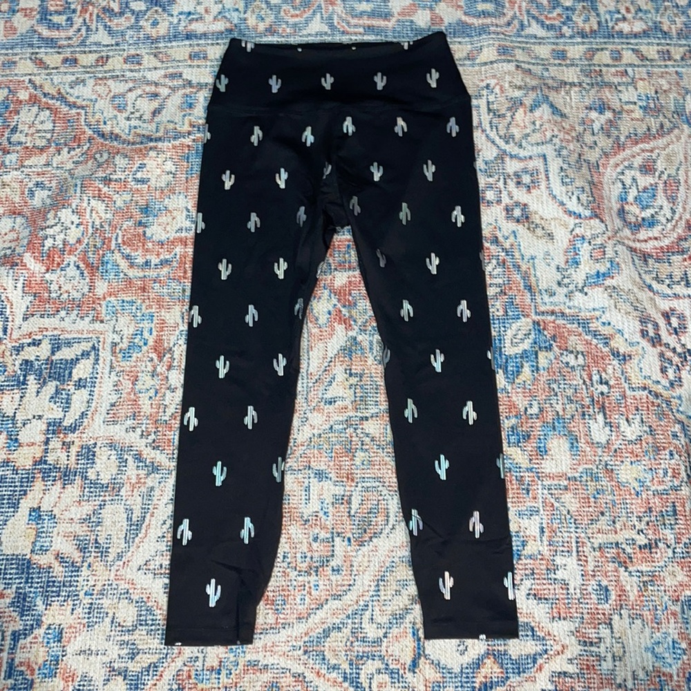 Beyond Yoga High Waisted 7/8 Leggings in Black Silver Dizzy Cactus SZ M EUC